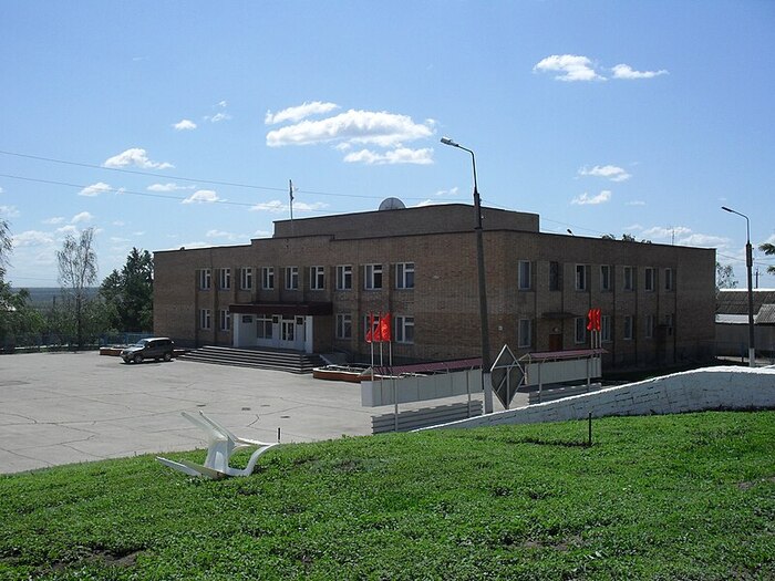 здание администрации в Кошках