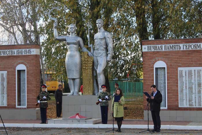 Бессоновка пензенская область. Село Бессоновка Пензенской области. Бессоновка Пенза. Достопримечательности села Бессоновка Пензенской области. Памятник в селе Бессоновка Пензенской.