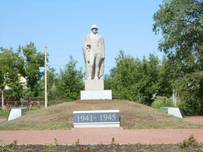 Мемориал ВОВ в с. Большая Черниговка Самарская область