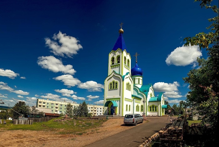 Храм Воскресения Христов с колокольней в городе Бирюсинске