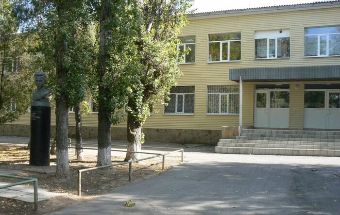 средняя школа в селе Дубовском