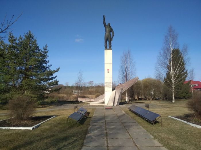 Тосненскому району ленинградской. Памятник Шаронову в Форносово. Поселок Форносово Тосненского района. Шаронов Михаил Федорович памятник в Форносово. Форносово памятник летчику.