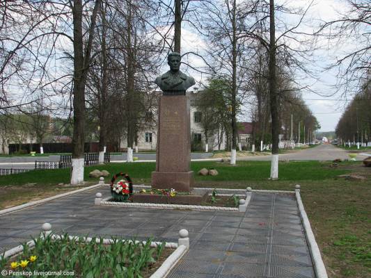 фото памятника маршала Жукова