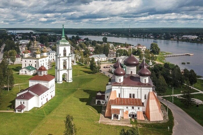 Живописный вид города Каргополь