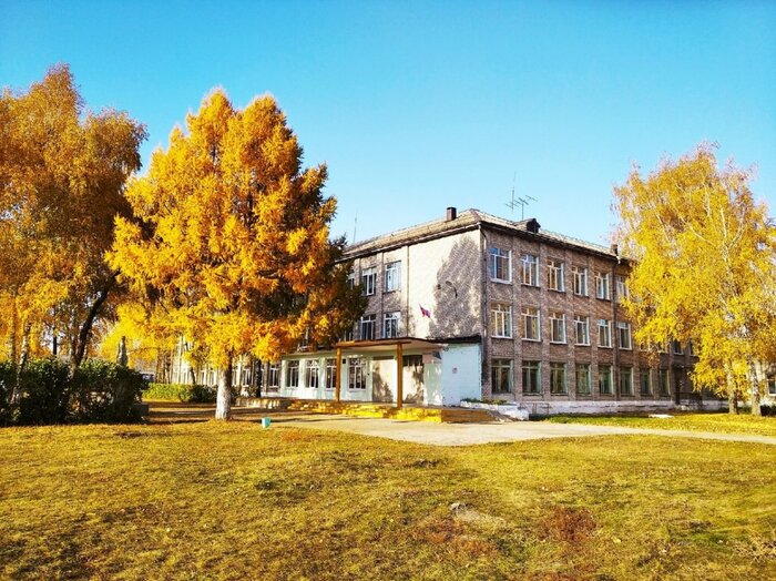 средняя школа в поселке Новая Майна