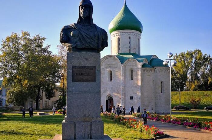Памятник Александру Невскому