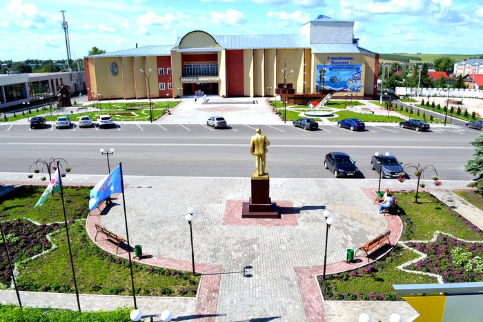 Памятник Ленину в селе Порецком