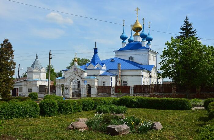Церковь Успения Пресвятой Богородицы в поселке Ставрово