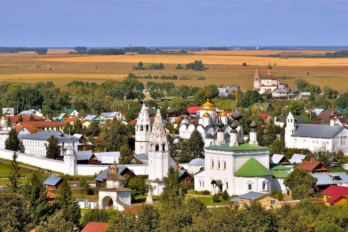 живописный вид города Суздаля