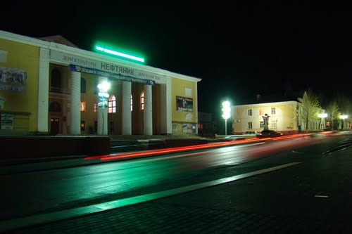 ночный вид ДК Нефтяник в Жирновске