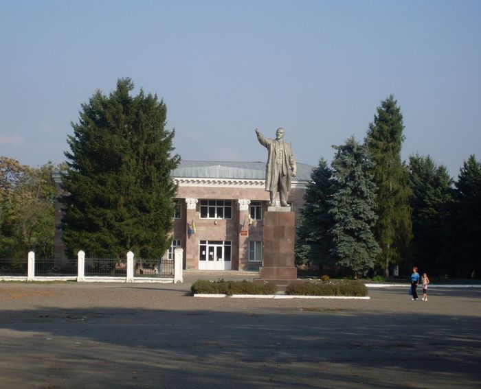 памятник Ленину в станице Зольской