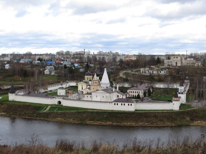 живописный вид города Зубцова